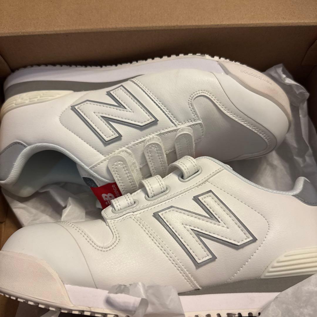 24.5センチNew Balance ホワイト スニーカー安全靴JSAA A種
