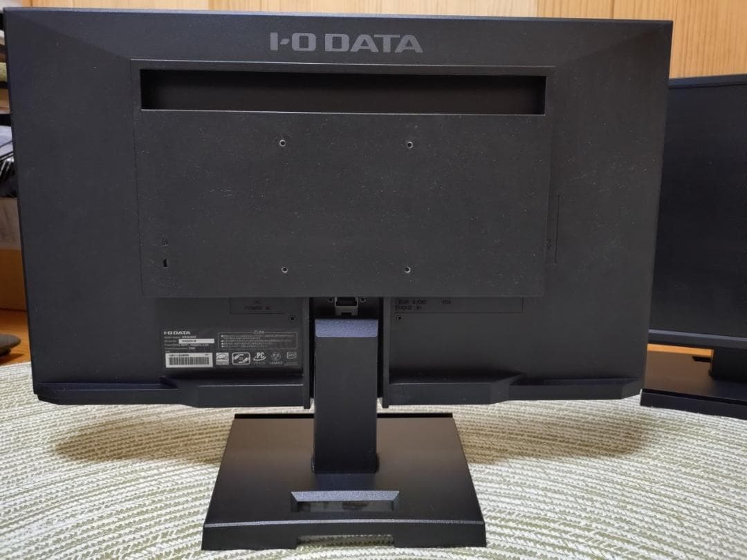 PCモニターKH240V(IODATA) x ２台 + 上下配置モニターアーム