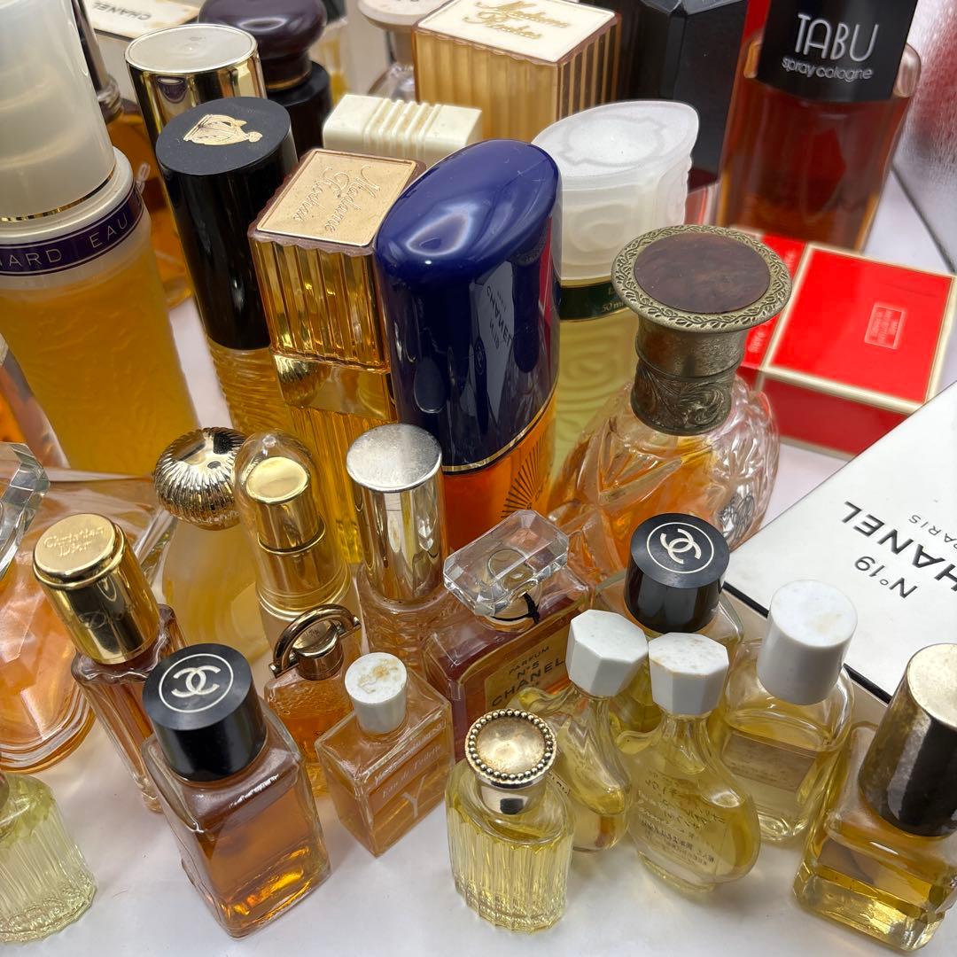 香水　大量販売　多様な香り　現状販売　50個以上ある