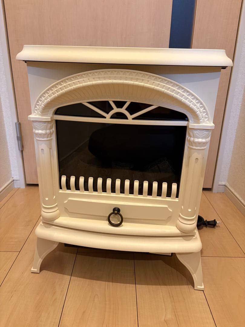 【ほぼ新品】ニトリ 暖炉型ファンヒーター 2023年製