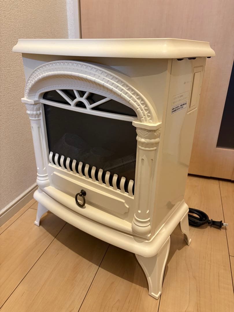 【ほぼ新品】ニトリ 暖炉型ファンヒーター 2023年製