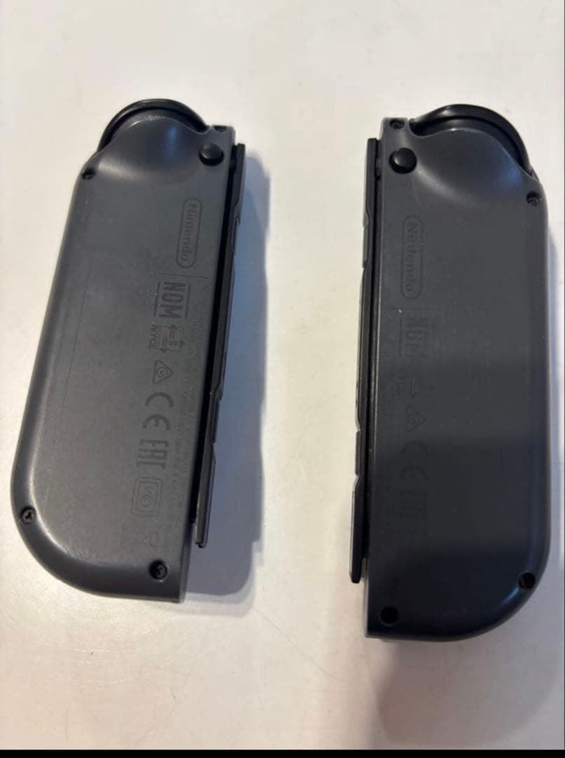 Nintendo Switch 本体＋グレー/グレー/赤/緑 ジョイコン付き