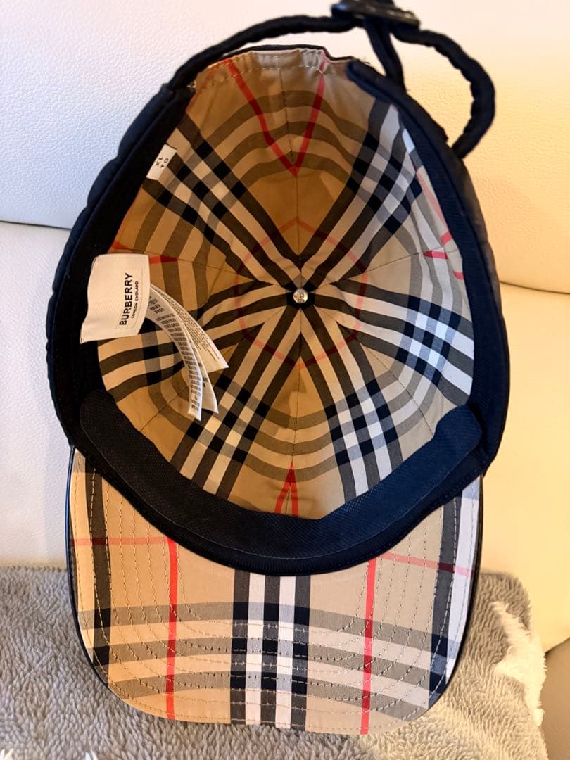 Burberryキャップタグ付正規品ブラック/ノバチェックsize XL