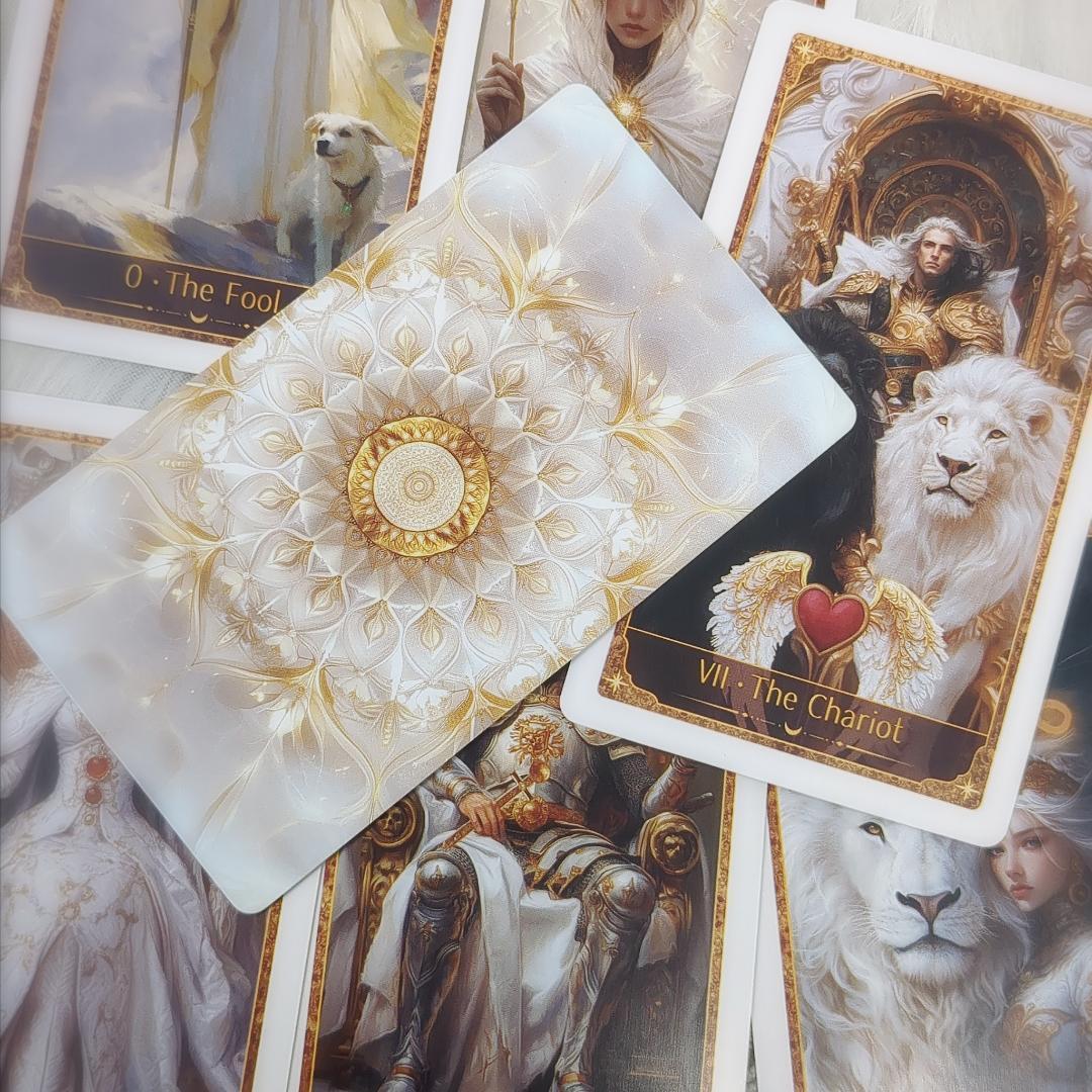 人気メーカー新作✨エレガントな美麗イラスト✨金色の車輪の守護者のタロットカード