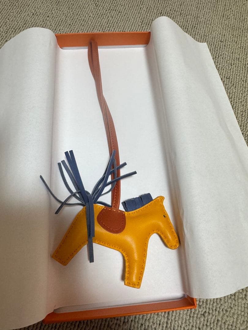 HERMES ロデオ　イエロー