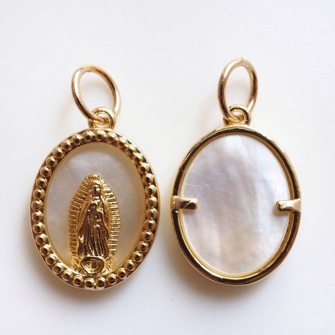 【Ruby】天然ホワイトシェルのマリアネックレストップ