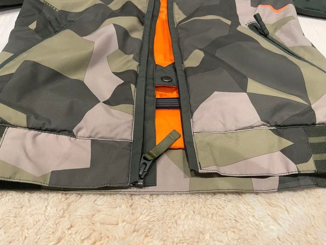 バートン（BURTON）キッズ　スキー・スノボウェア上下セット Sサイズ　120