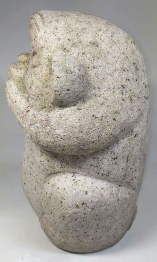 三猿の石像彫刻（見ざる、言わざる、聞かざる）