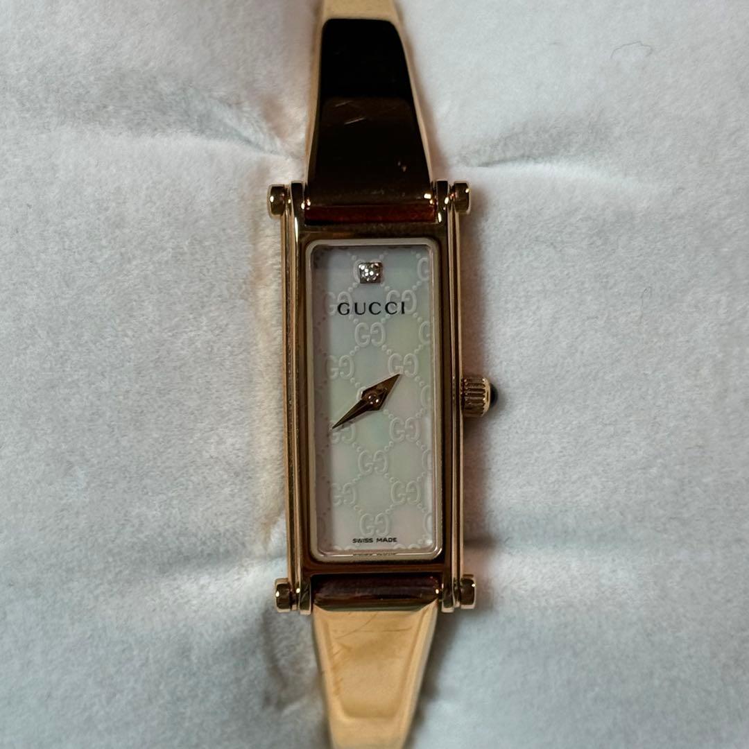 箱有りGUCCI レディース腕時計 ゴールドバングル×GGロゴ×1Pストーン