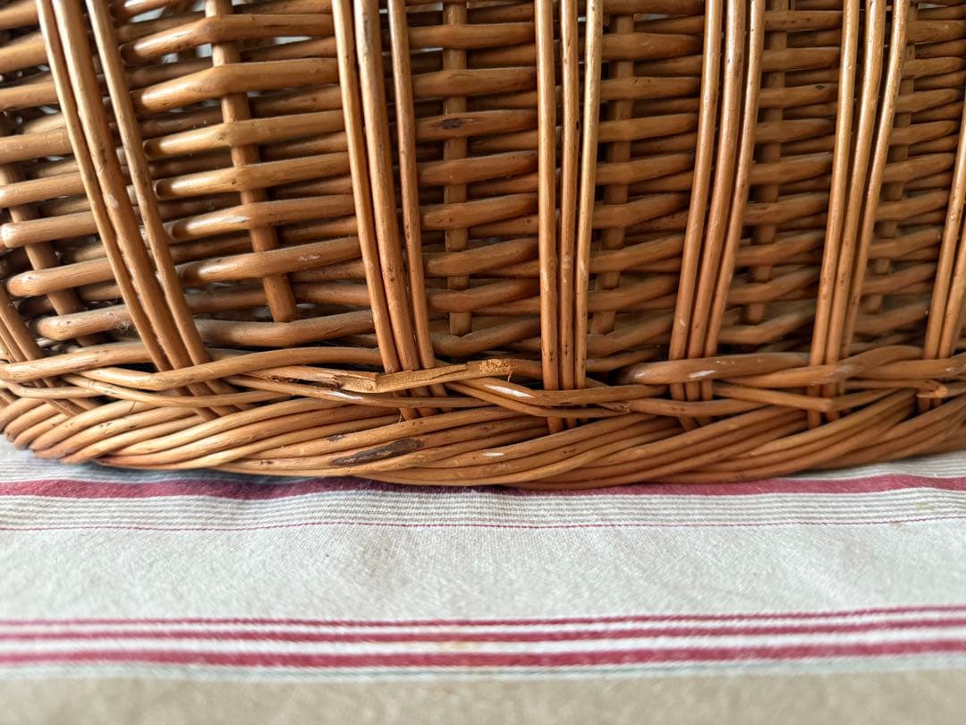フランスアンティーク　ウィッカー製バスケット