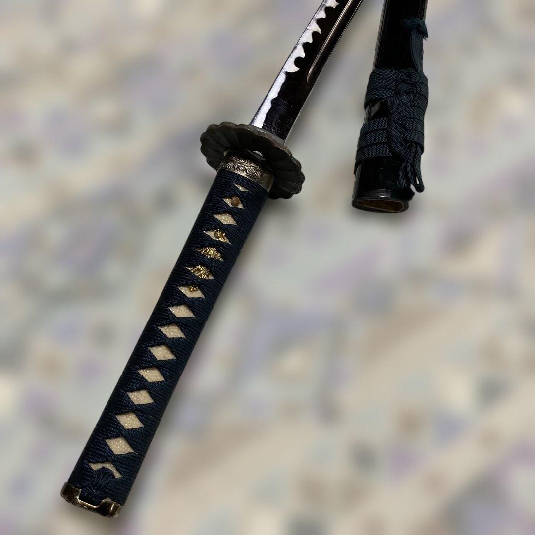 模造刀(居合刀) 紺色柄 菊彫丸鍔 黒呂鞘