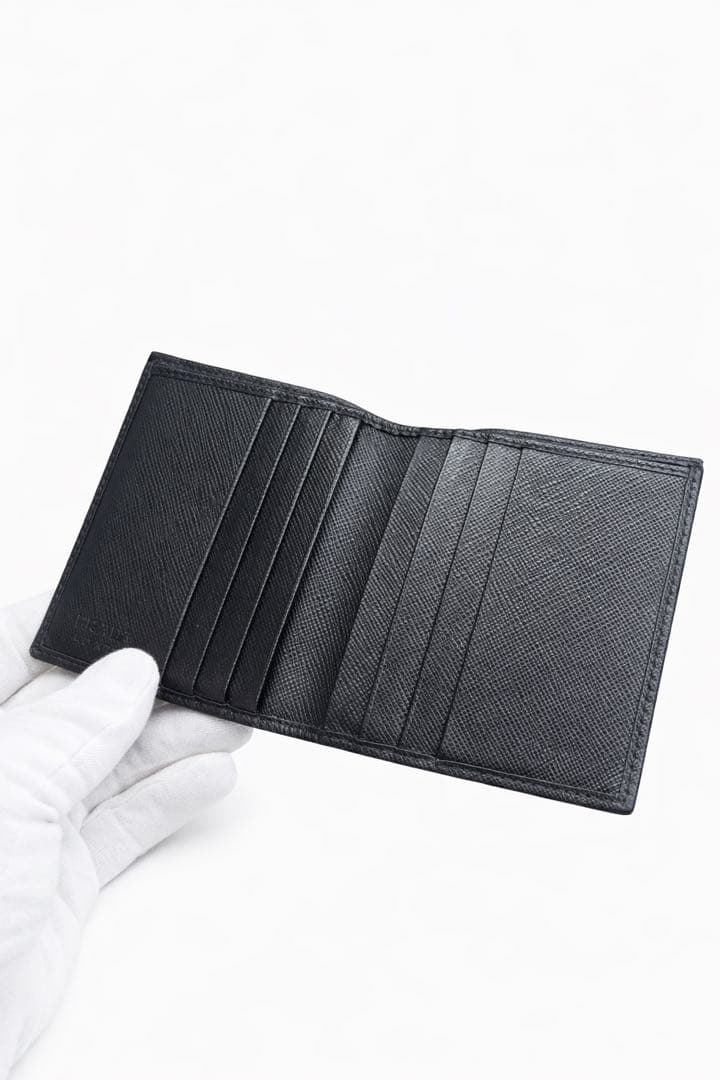 PRADA二つ折り財布