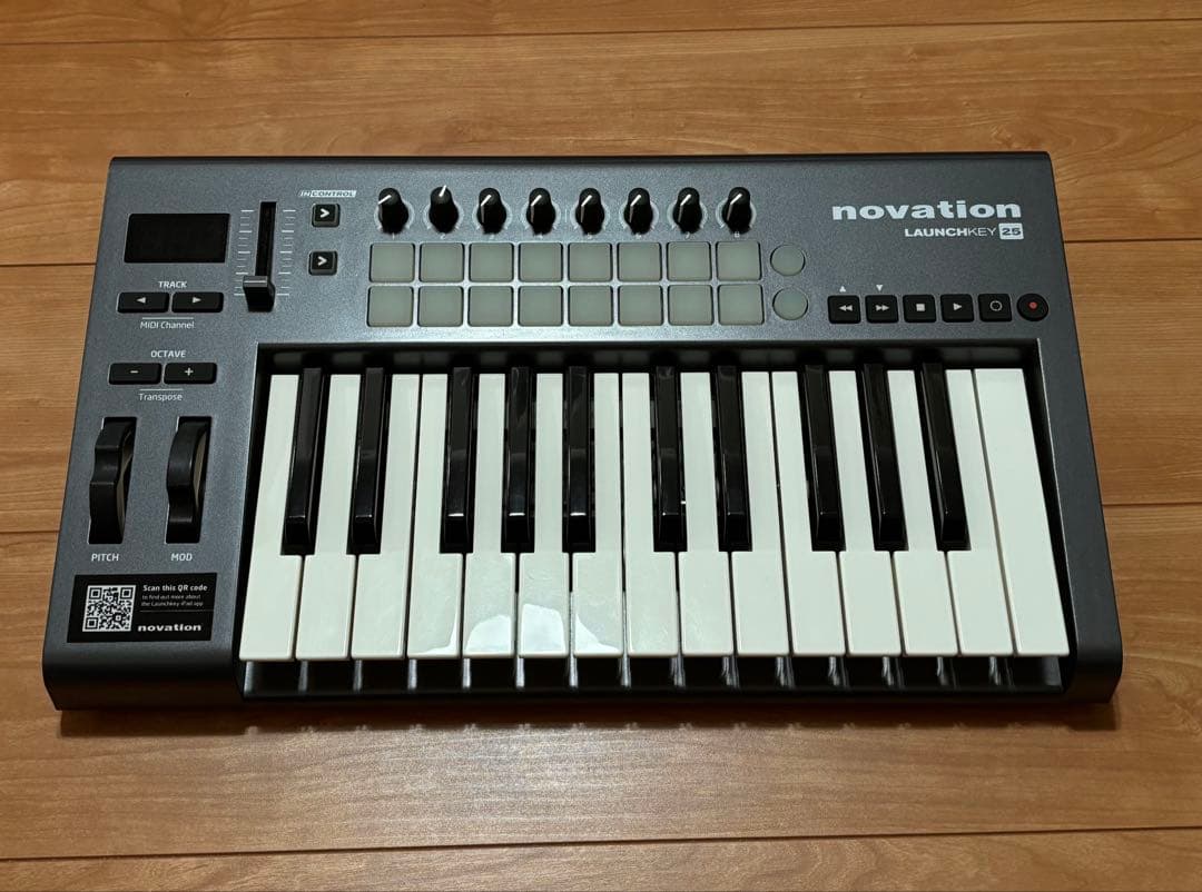Novation Launchkey 25鍵 MIDIコントローラー