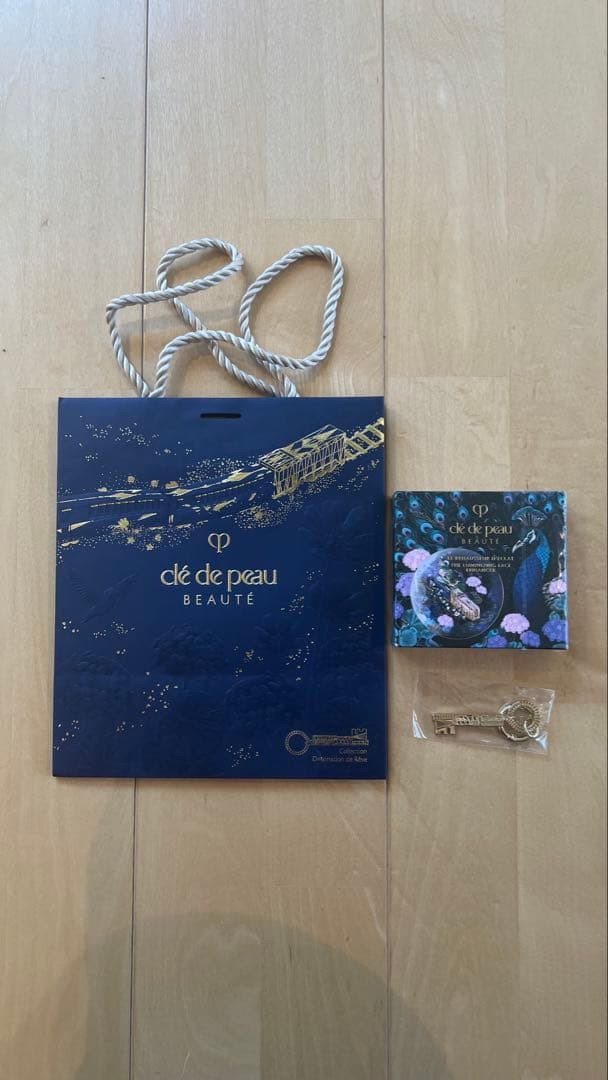 【伊勢丹限定品・チャーム紙袋付】 ル・レオスールデクラ 111 2025ホリデー