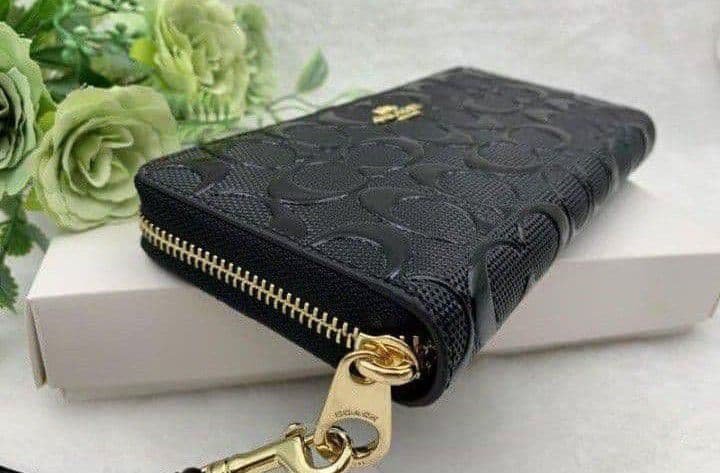 新品未使用コーチ長財布シグネチャーストラップ付きブラックレディースメンズ送料無料