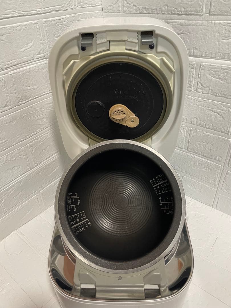 TOSHIBA 東芝真空圧力IH保温釜 炊飯器 RC-10VWG