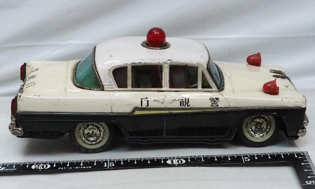 萬代屋【トヨペット クラウン1900DXパトカー改造有】ブリキtin car箱無