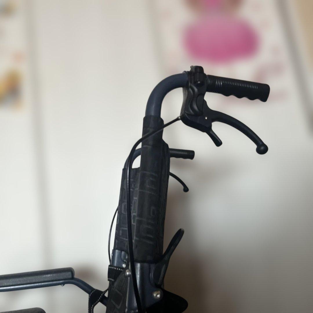 折りたたみ式自走用車椅子 ブラック