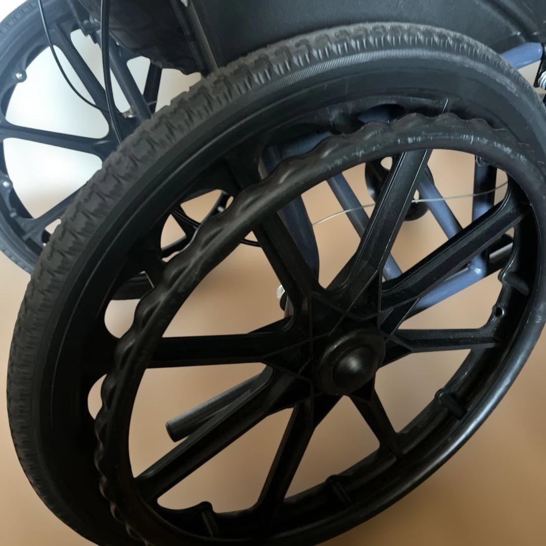 折りたたみ式自走用車椅子 ブラック