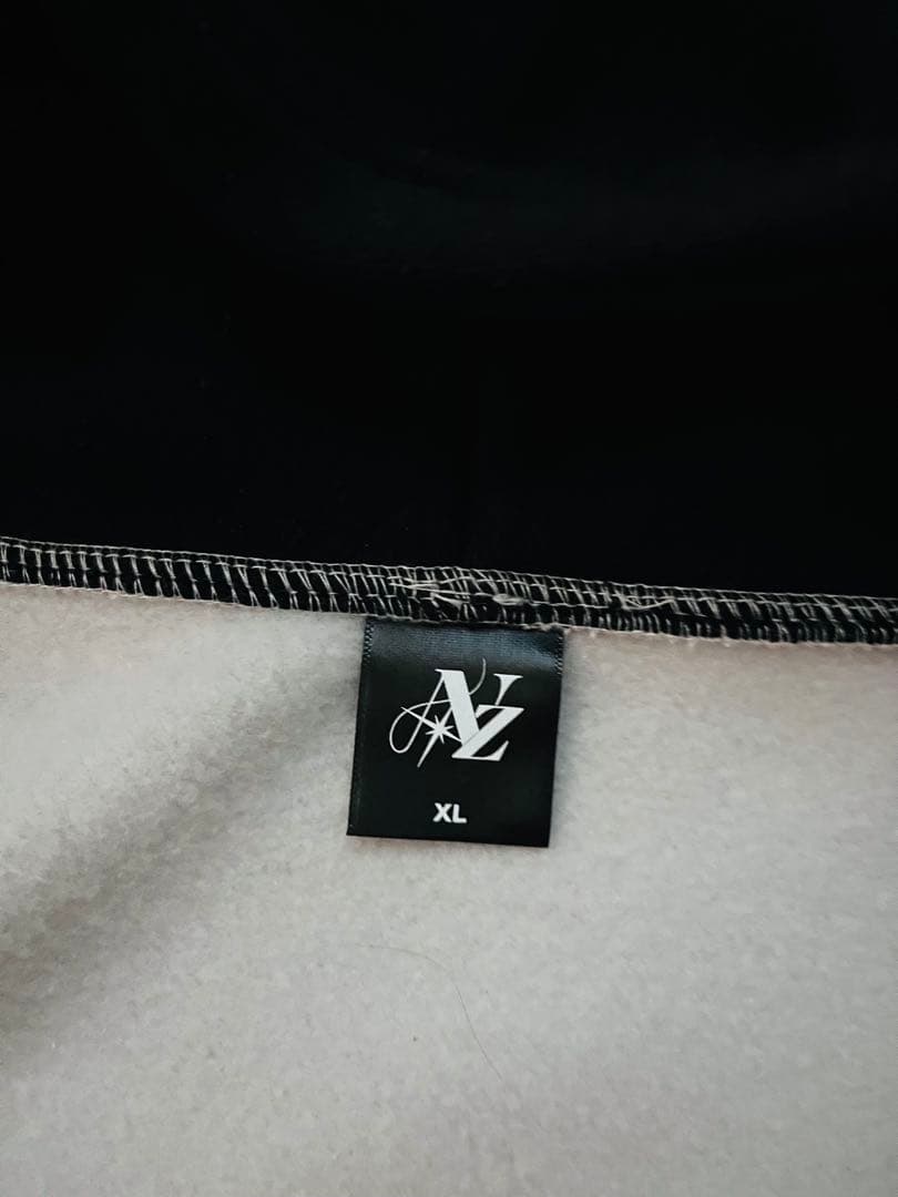 NiziU AWAKE フーディ XL