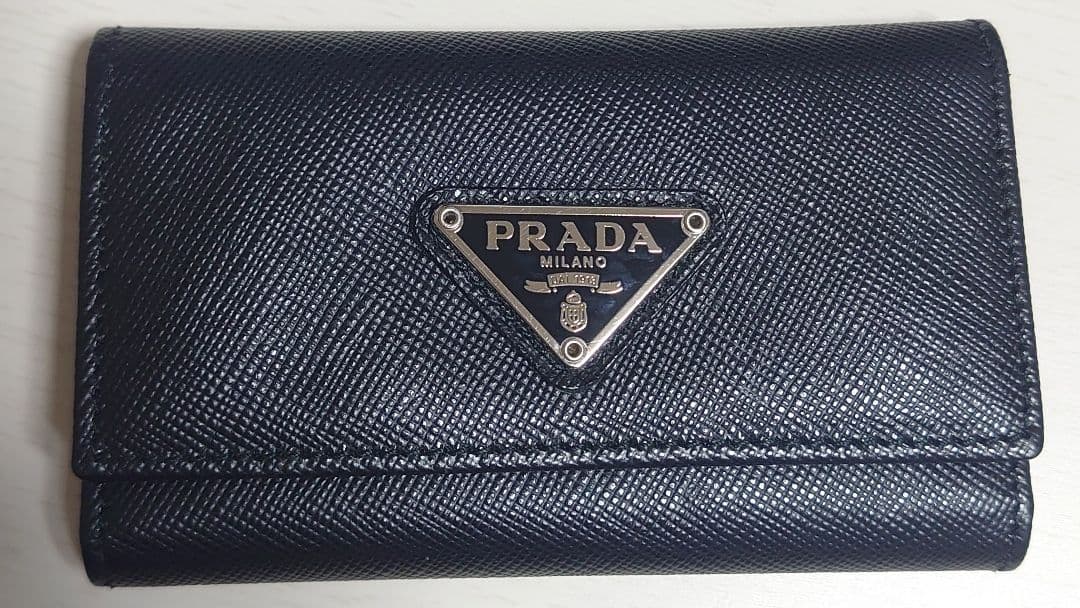 【未使用に近い】PRADA キーケース レザー