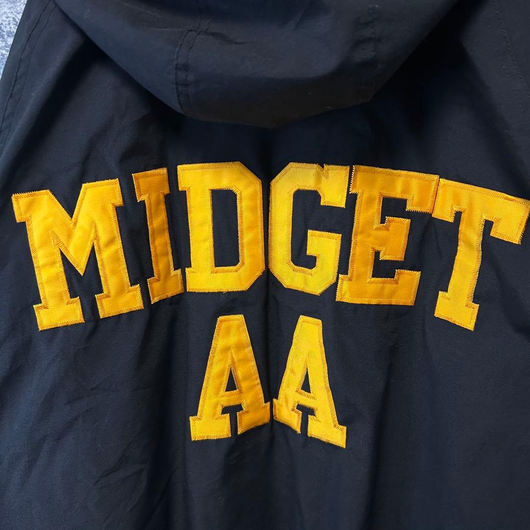 古着 90ヴィンテージ カナダ製　ナイロンジャケット　ビッグ刺繍ロゴ　フーディ