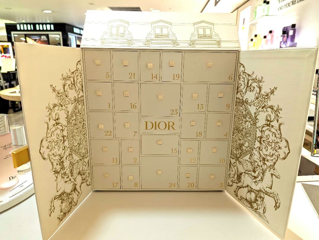 Diorアドベントカレンダー2023　クリスチャンディオール  (数量限定品）