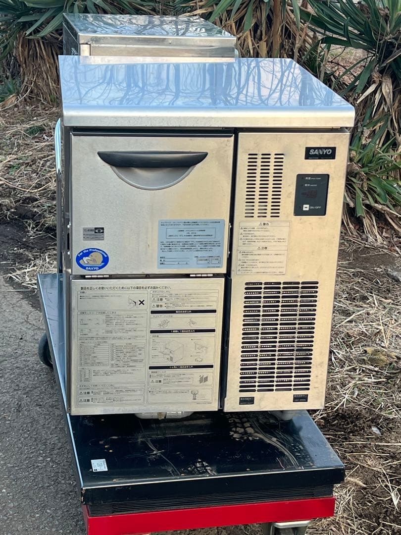 エクレア　サンヨー チップアイス製氷機 SIM-C120A