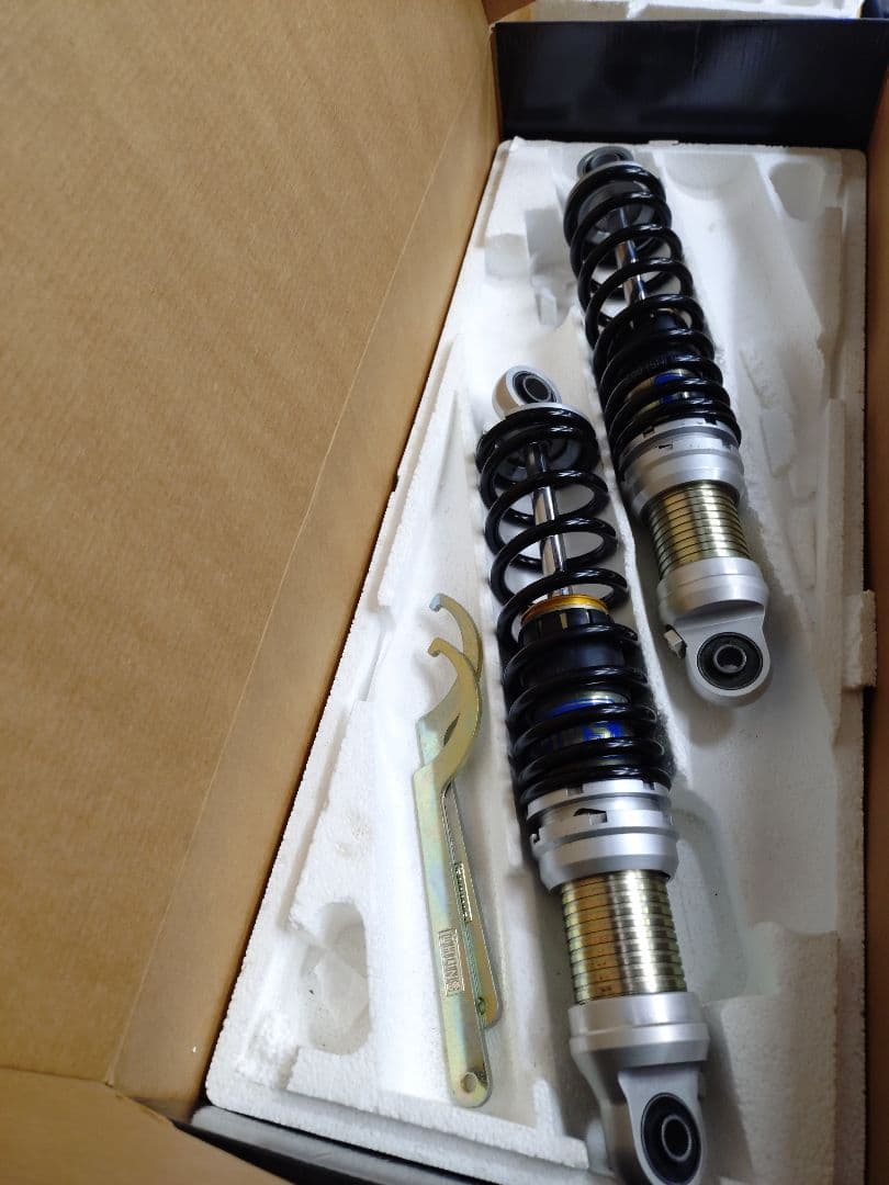 W650オーリンズKA224リアショック