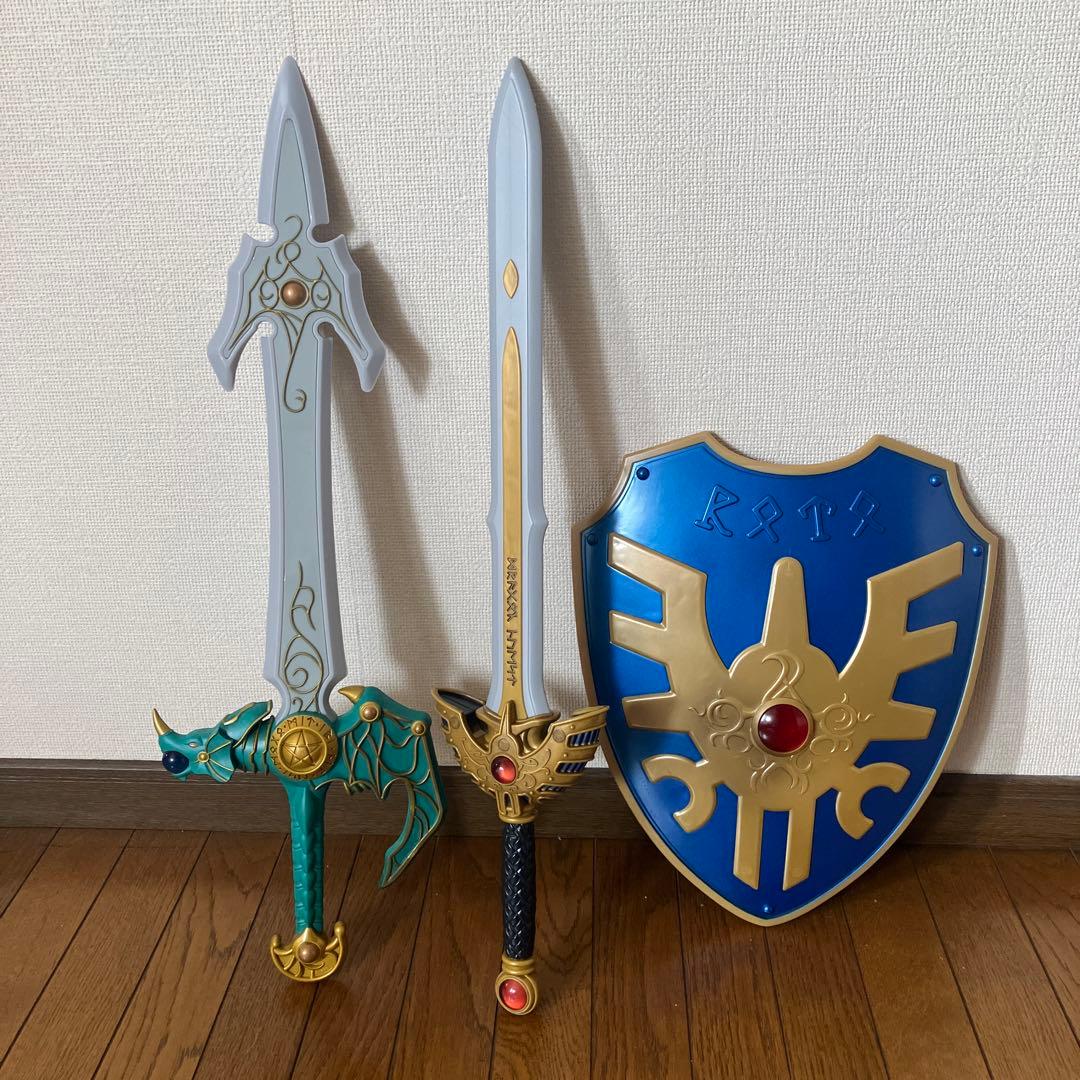 美品　ドラゴンクエスト　ロトの剣＆盾　天空の剣　3点セット