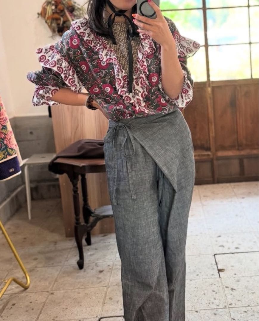 【美品】nioki カンタキルト×ブロックプリント フリルブラウス