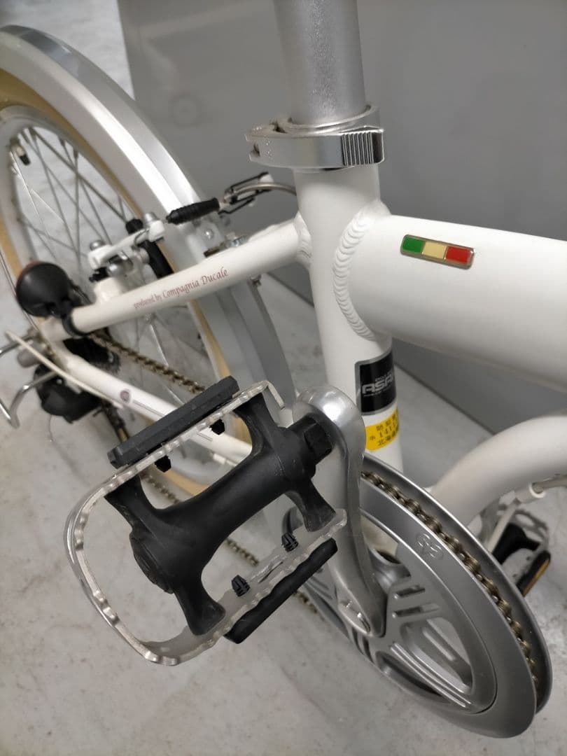 【カズ】FIAT ホワイト 折りたたみ自転車　20インチ