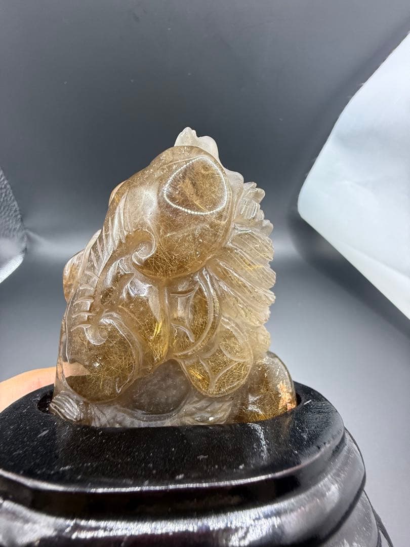 ルチルクォーツ　彫刻龍