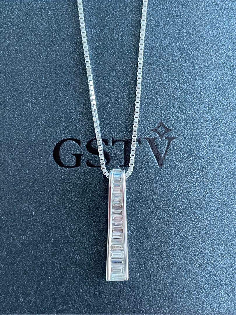 GSTV ペンダントトップ　K18 WG ダイヤモンド