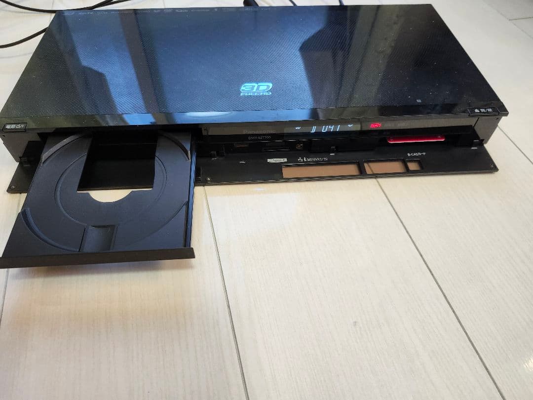 Panasonic DMR-BZT700 Blu-rayレコーダー