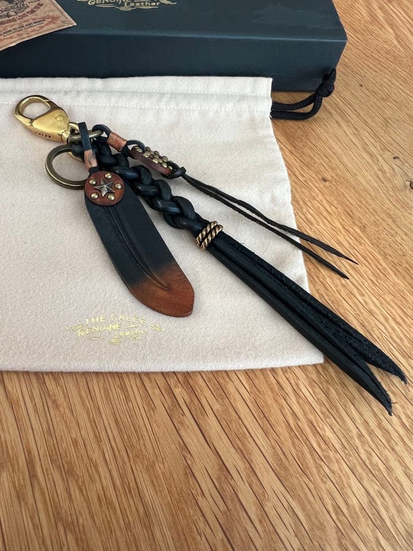 calee キャリー　レザーキーホルダー　クライミー