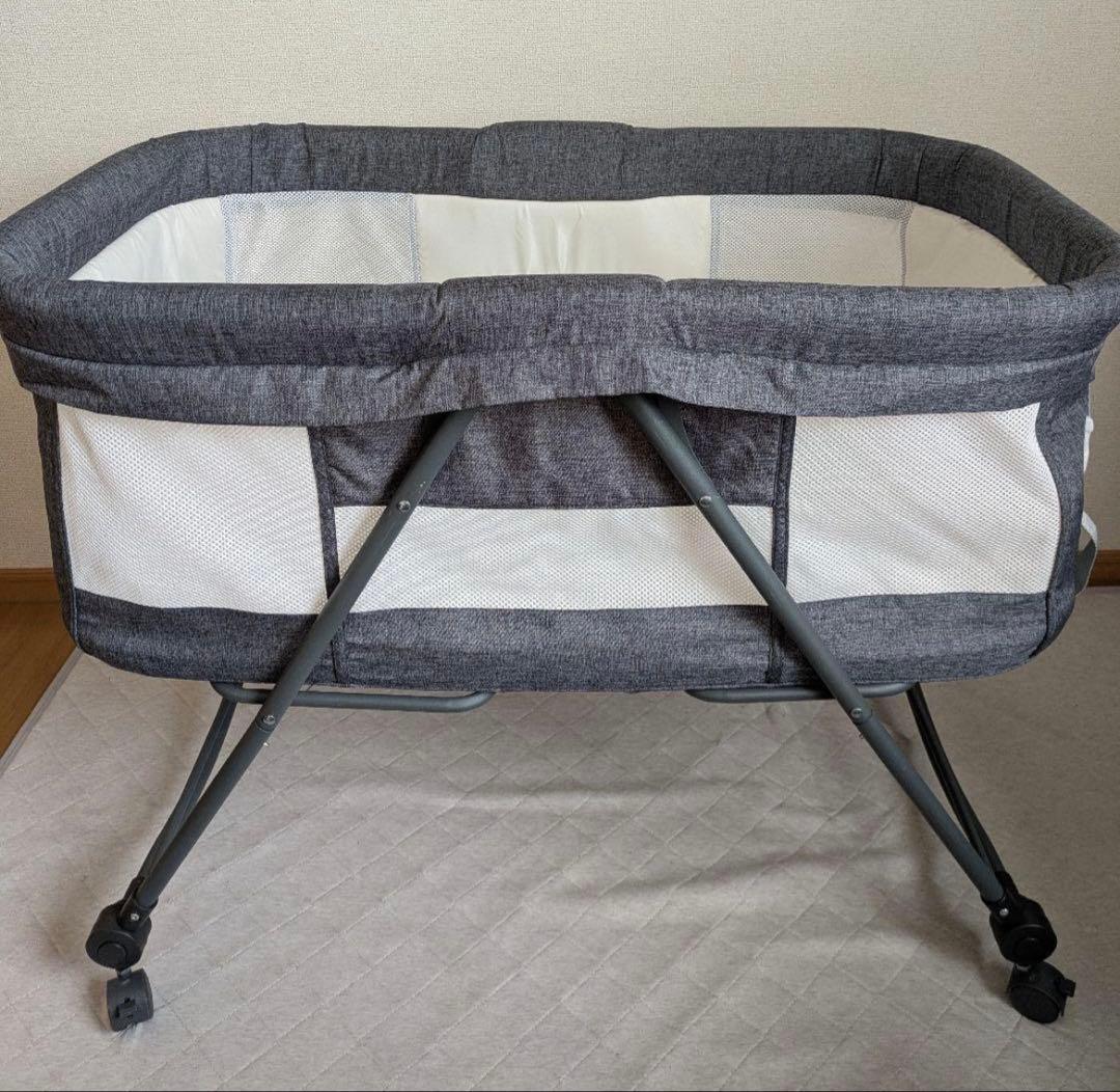 折りたたみ式ベビー用ベッド