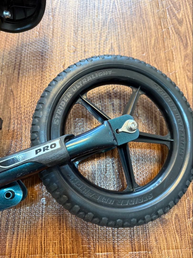 STRIDER Pro ストライダープロ 12インチ メタリックアクア