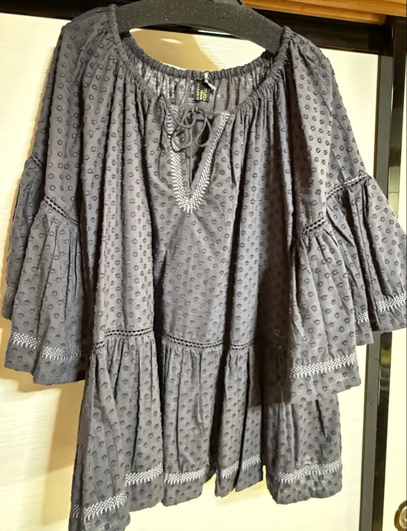 HugOWar トップス 未使用