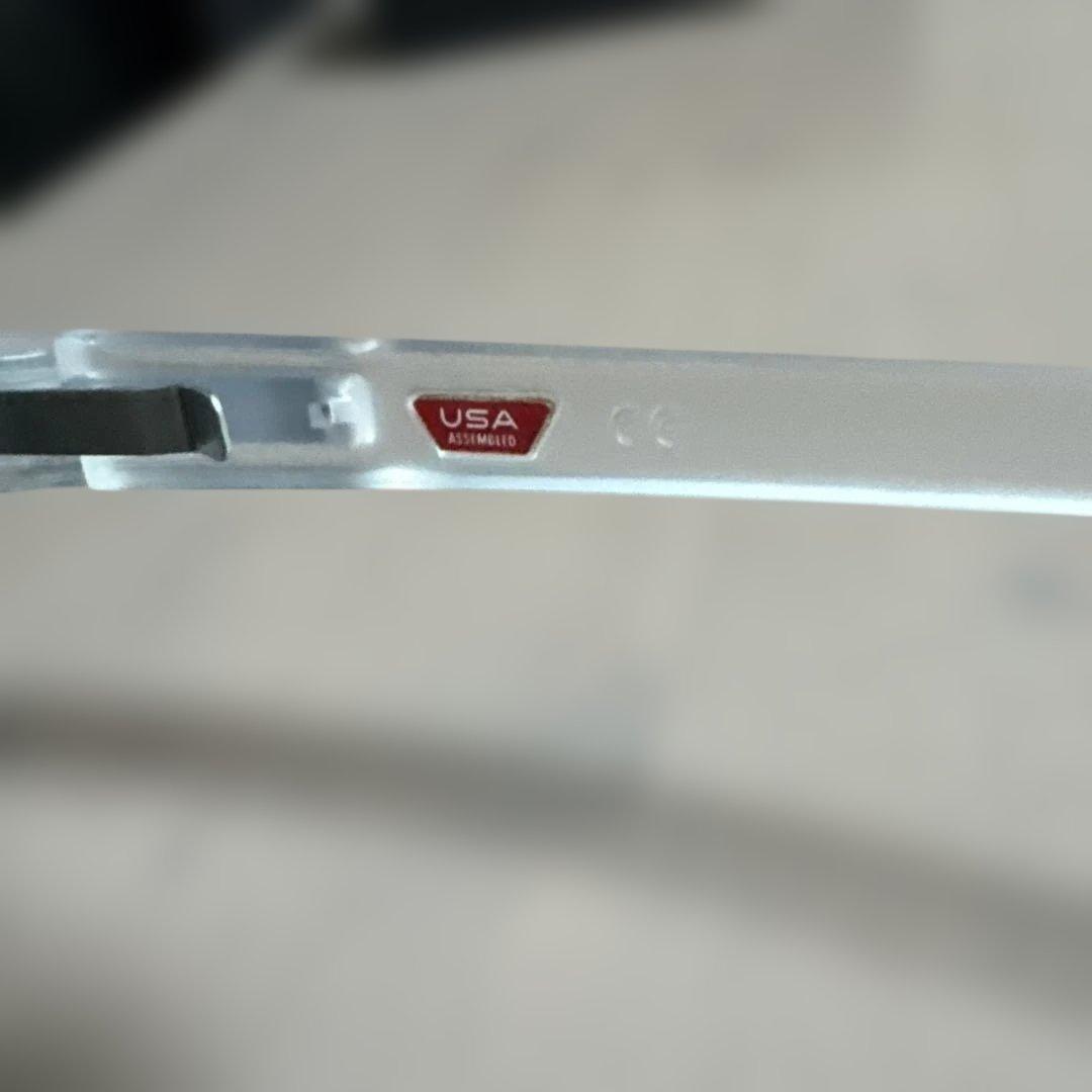 オークリー　LATCH BETA サングラス　プリズムミラーレンズ