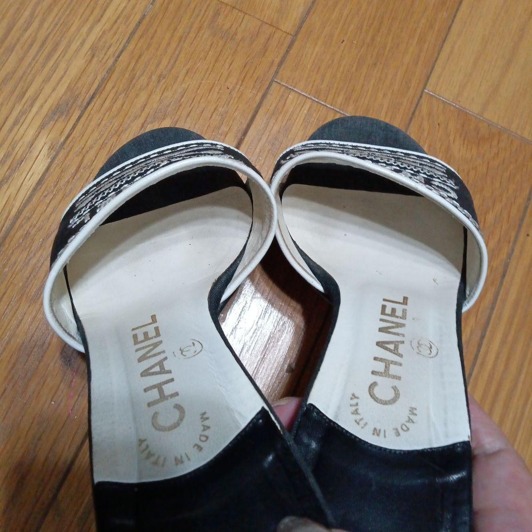 美品CHANEL 黒・白刺繍ゴロ素敵ミュール 221/2〜23㌢36号ヒール5㌢