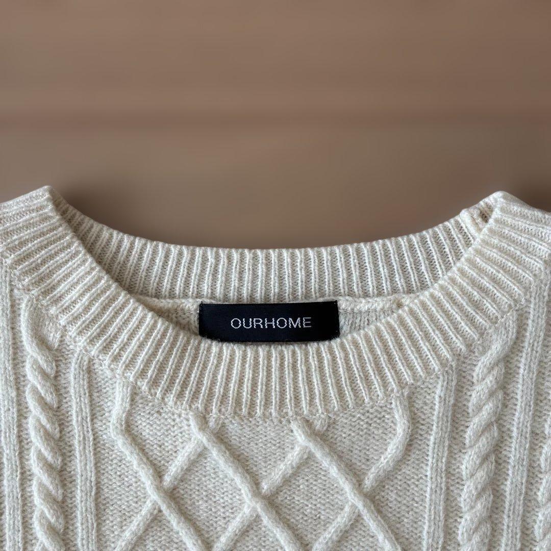 OUR 柔らかウールのニットベスト オフホワイト