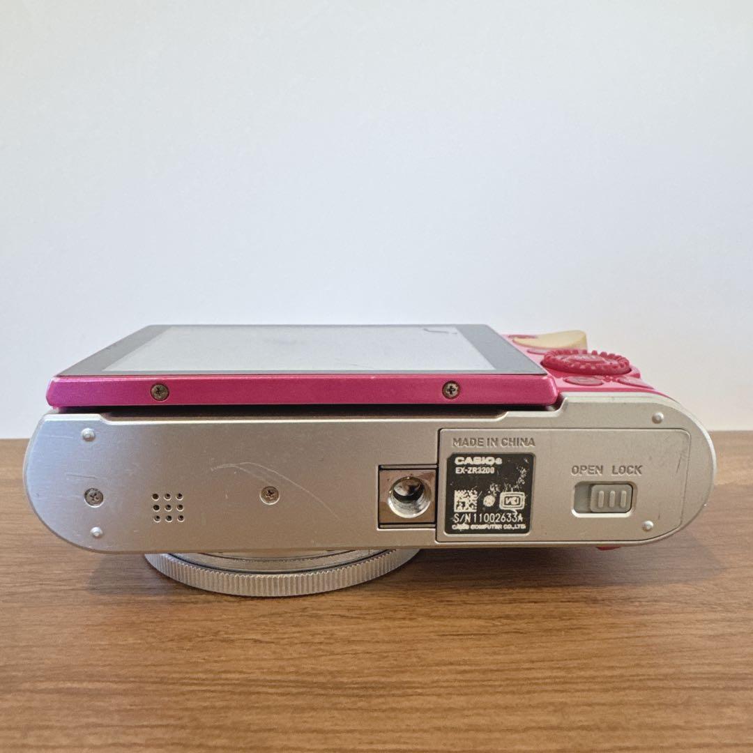 CASIO デジタルカメラ EXILIM EX-ZR3200