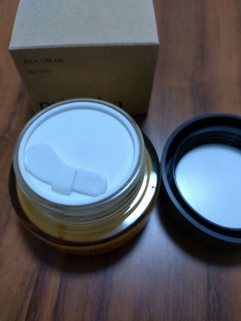 ミズカ　リッチクリーム　50㌘　辺見えみり 　自然の植物の力　12100円