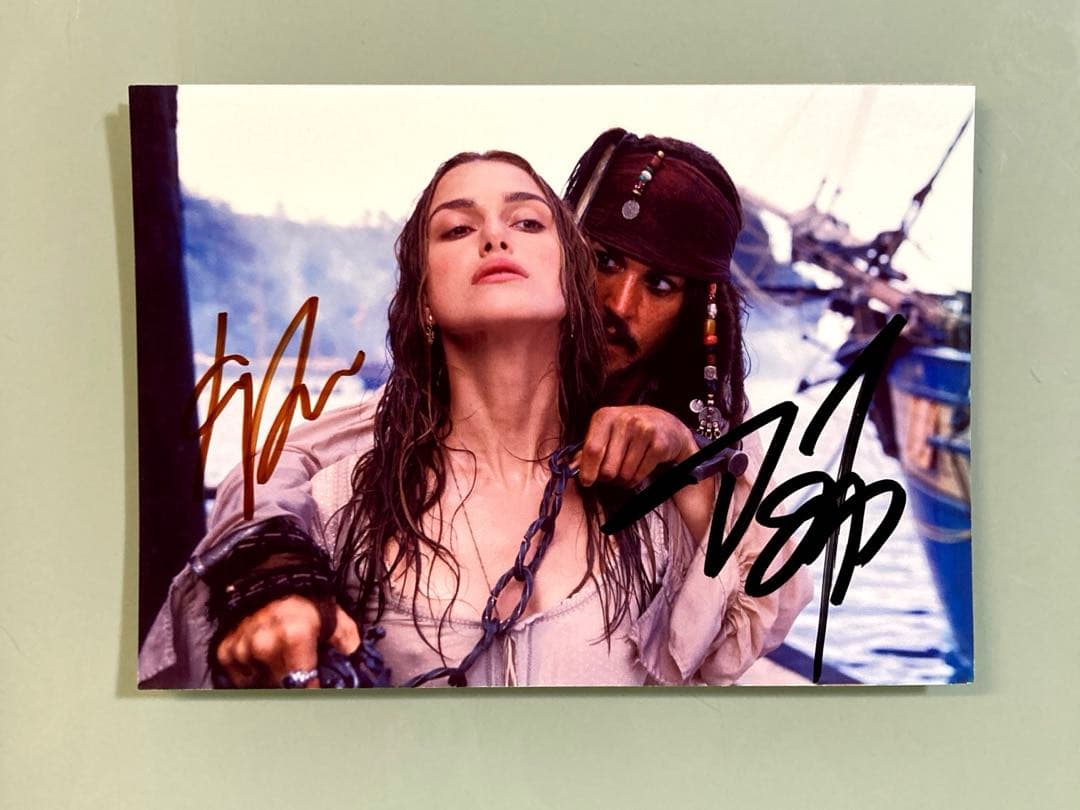 ジョニー・デップとキーラナイトレイ直筆サイン入り2Lサイズ写真…
