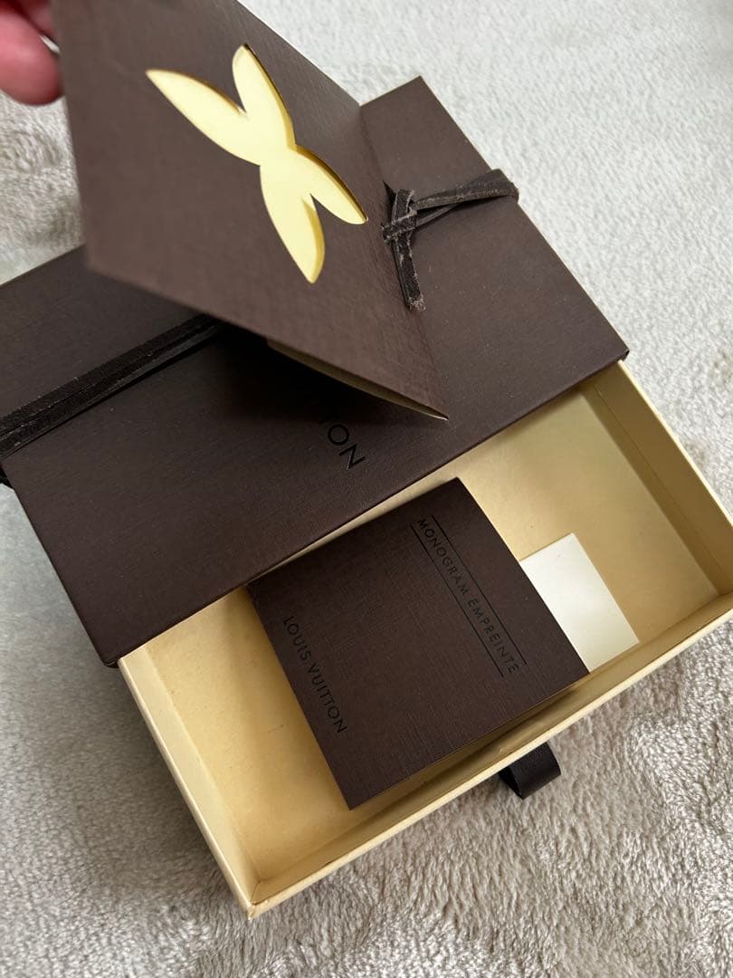 極美品　ほぼ未使用⭐︎ルイヴィトン　名刺入れ　レッド