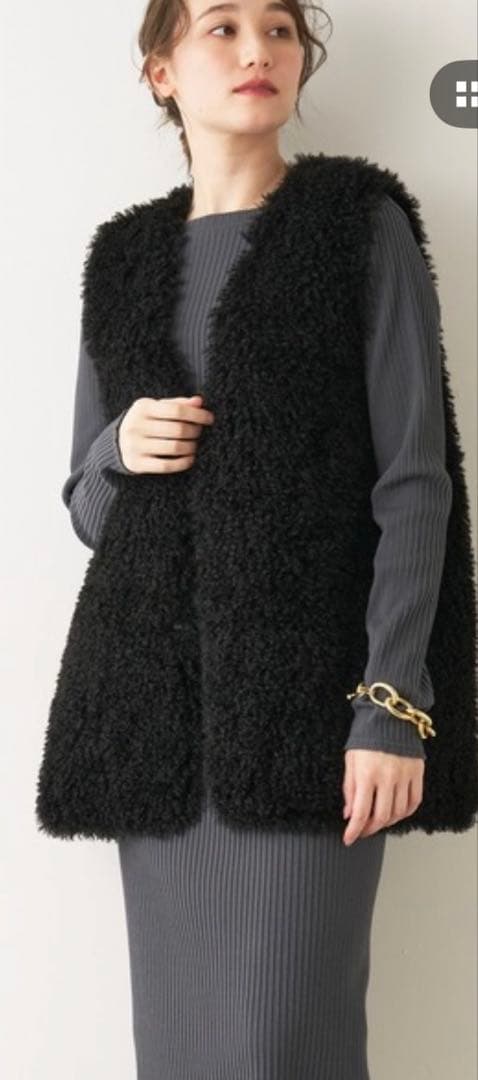 Vネックフェイクファーベスト　モカ　リバーシブル　コメントありで更に値下げします