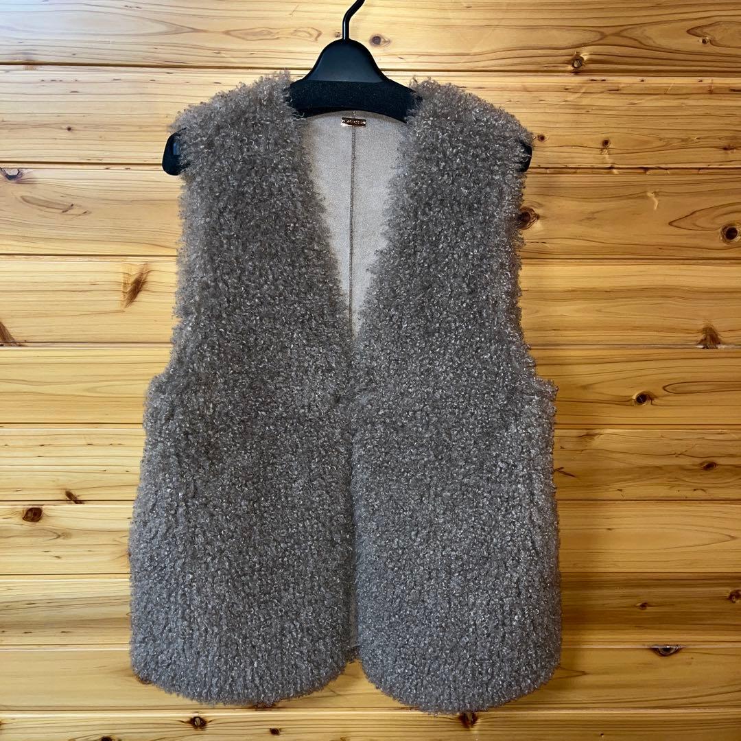 Vネックフェイクファーベスト　モカ　リバーシブル　コメントありで更に値下げします