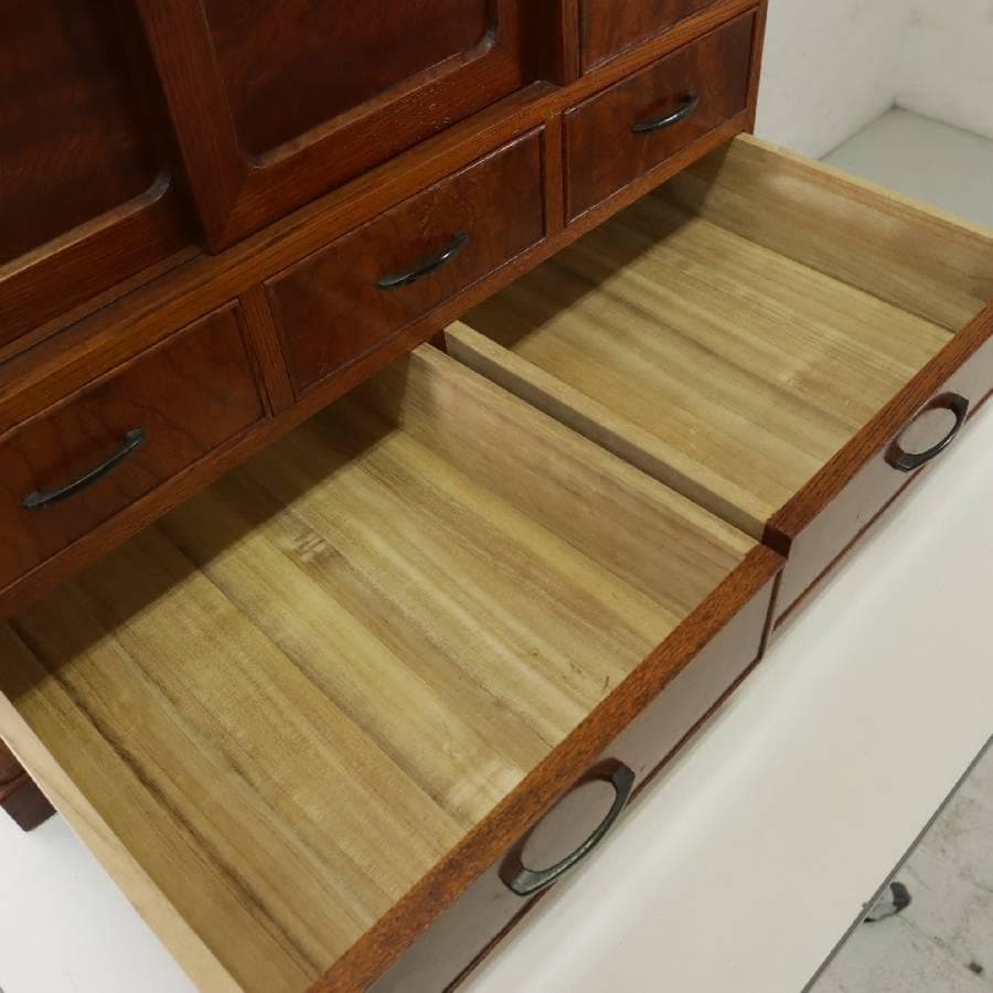 値下逸品 匠シール 欅 縮み杢 内桐 民芸・時代家具調 小抽斗 小箪笥幅61cm