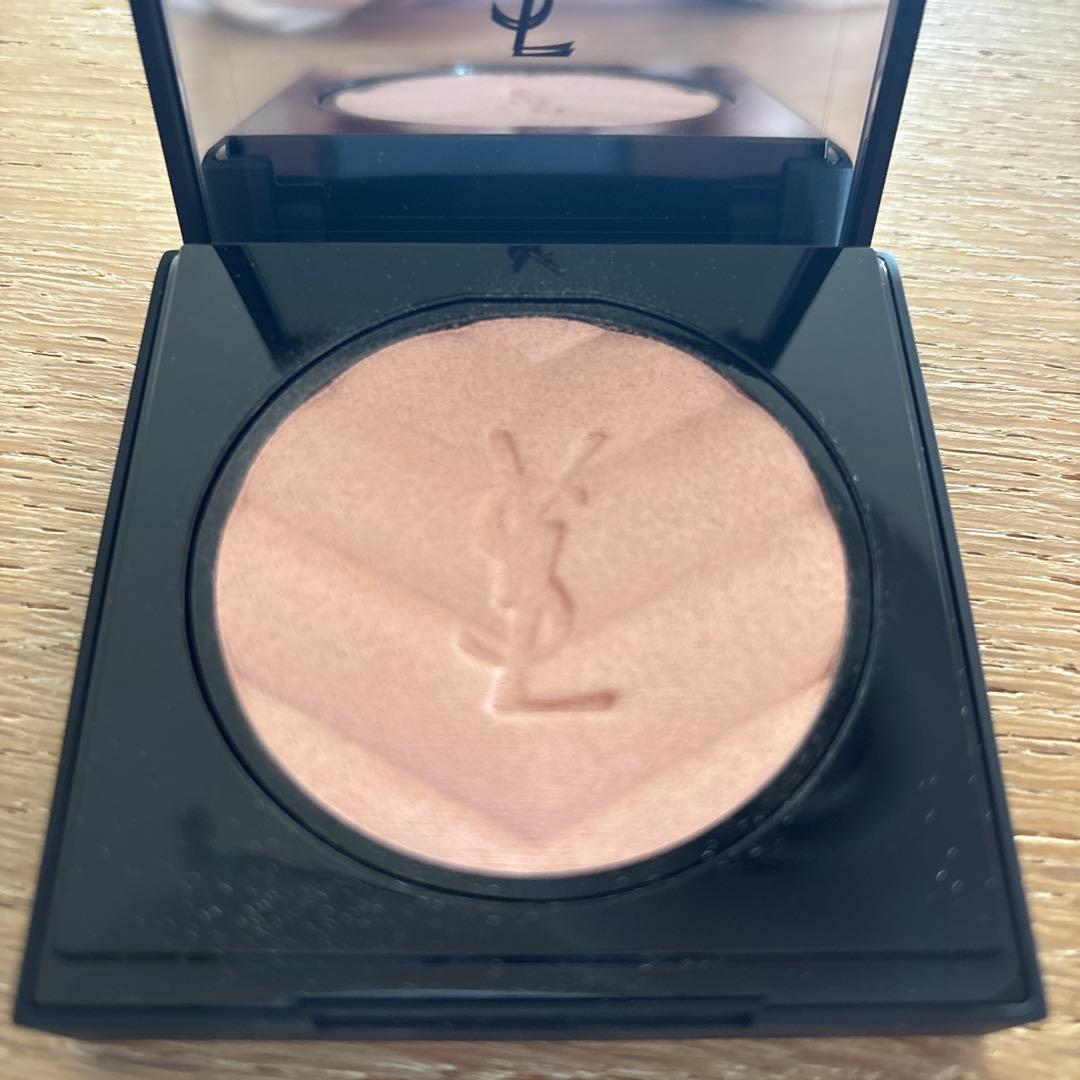 YSL オールアワーズハイパールミナイザー 03